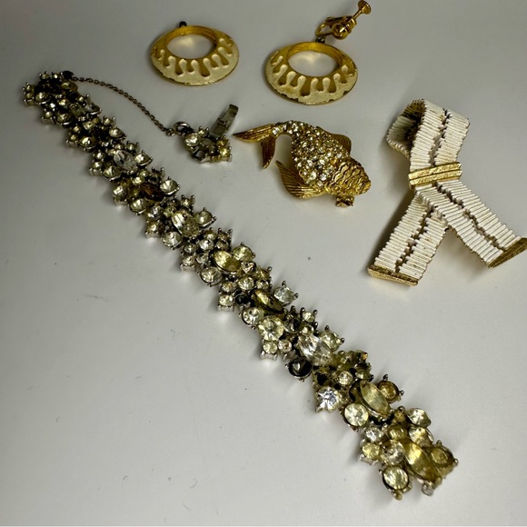 SIGNED high-end costume jewelry Boucher Crown Trifari Vendomme (Coro) ⚠️AS IS⚠️ - Picture 2 of 16